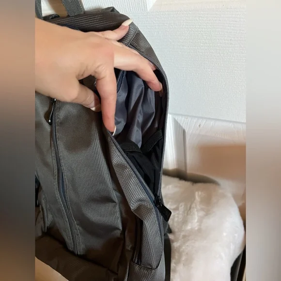 Basecamp gray nylon backpack Apple logo laptop work travel pockets school - Picture 7 of 16